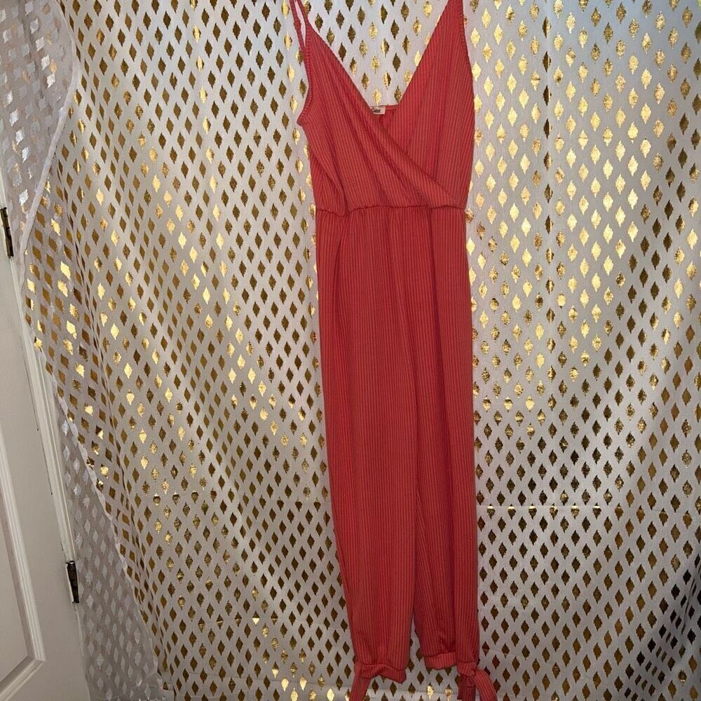 Coral jumpsuit rolla coster flowy romper v neck size L